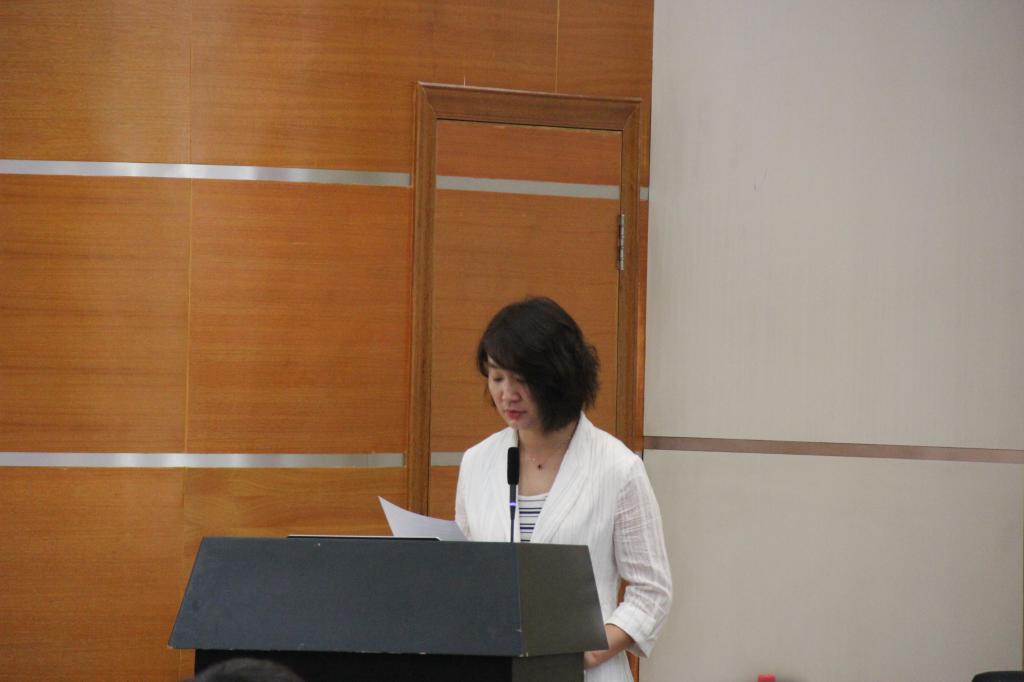 唐赛男老师宣读《大北农班管理规定》